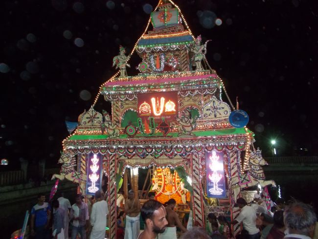 Therazhundru SRi Amaruviappan Temple Theppotsavam day 2  2015-1.jpg