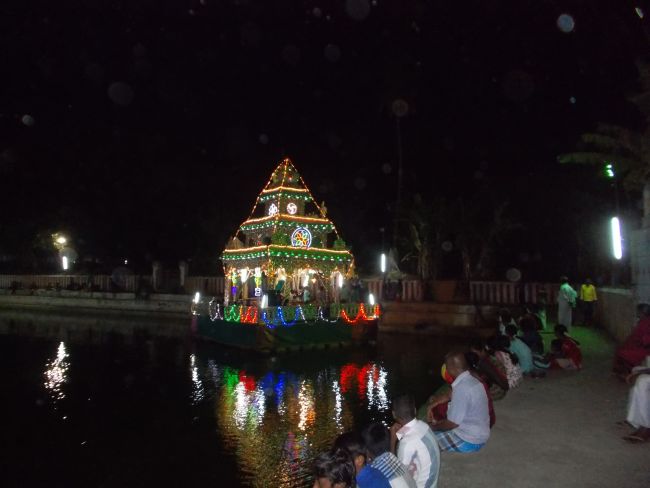 Therazhundru SRi Amaruviappan Temple Theppotsavam day 2  2015-5.jpg