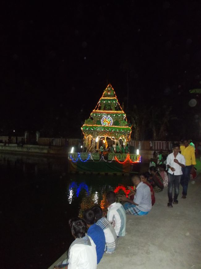 Therazhundru SRi Amaruviappan Temple Theppotsavam day 2  2015-6.jpg