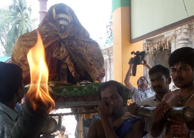 Thirukannamangai Swami Desikan Thirunakshatra Utsavam Pani Mukkadu Purappadu  2015-08.jpg