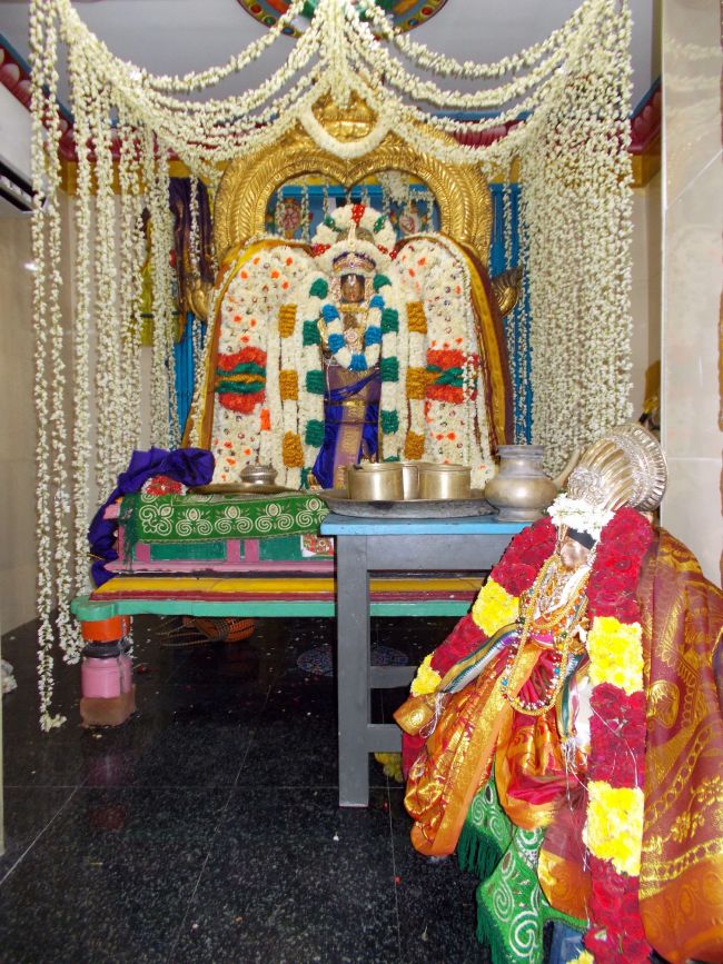 Thirukannamangai Swami Desikan Thirunakshatra Utsavam Periya Satrumurai- navaneetham distribution   2015-01.jpg