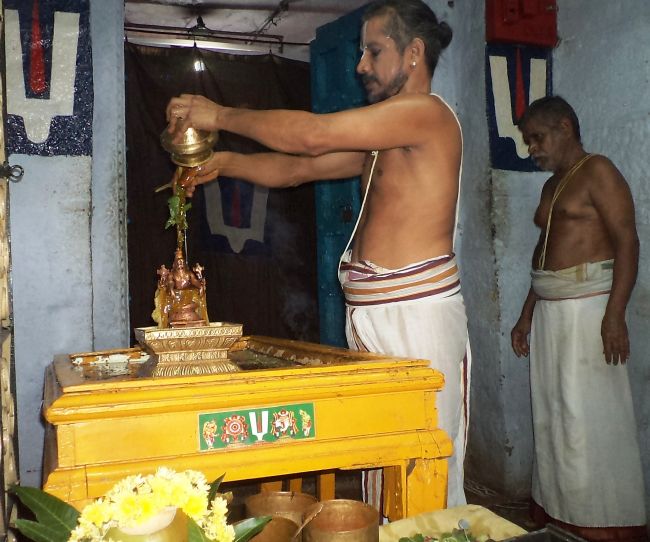 Thiruvelukkai Singaperumal Kovil Mahalaya Ammavasai Utsavam 2015-08.jpg