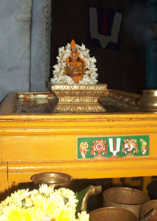 Thiruvelukkai Singaperumal Kovil Mahalaya Ammavasai Utsavam 2015-10.jpg