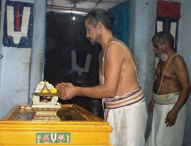 Thiruvelukkai Singaperumal Kovil Mahalaya Ammavasai Utsavam 2015-15.jpg
