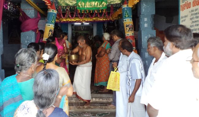 Thiruvelukkai Singaperumal Kovil Mahalaya Ammavasai Utsavam 2015-20.jpg