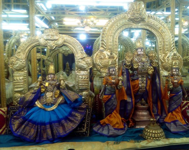 Thiruvelukkai Singaperumal Kovil Mahalaya Ammavasai Utsavam 2015-28.jpg