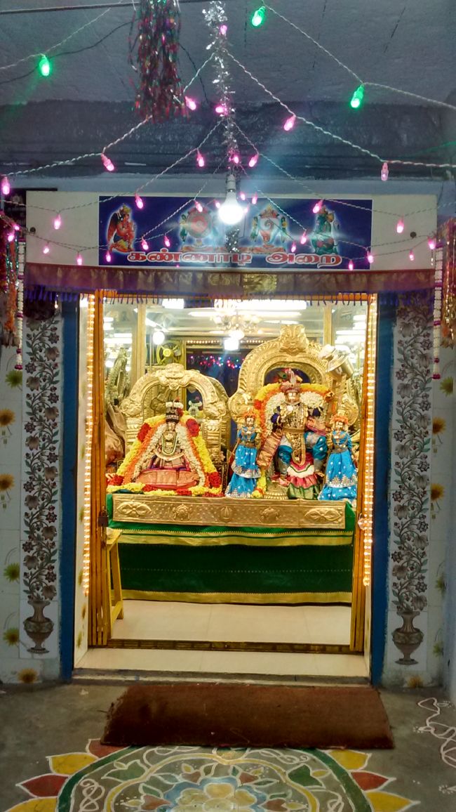 Thiruvelukkai Sri Azhagiya Singaperumal Temple Navarathri UTsvam day 11- 2015-14.jpg