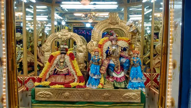 Thiruvelukkai Sri Azhagiya Singaperumal Temple Navarathri UTsvam day 11- 2015-15.jpg