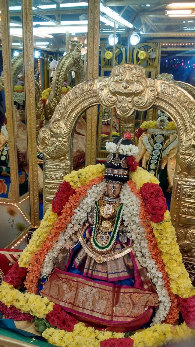 Thiruvelukkai Sri Azhagiya Singaperumal Temple Navarathri UTsvam day 11- 2015-20.jpg