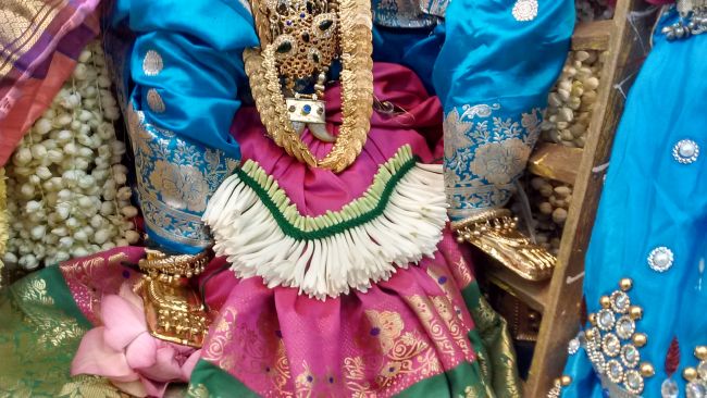 Thiruvelukkai Sri Azhagiya Singaperumal Temple Navarathri UTsvam day 11- 2015-24.jpg