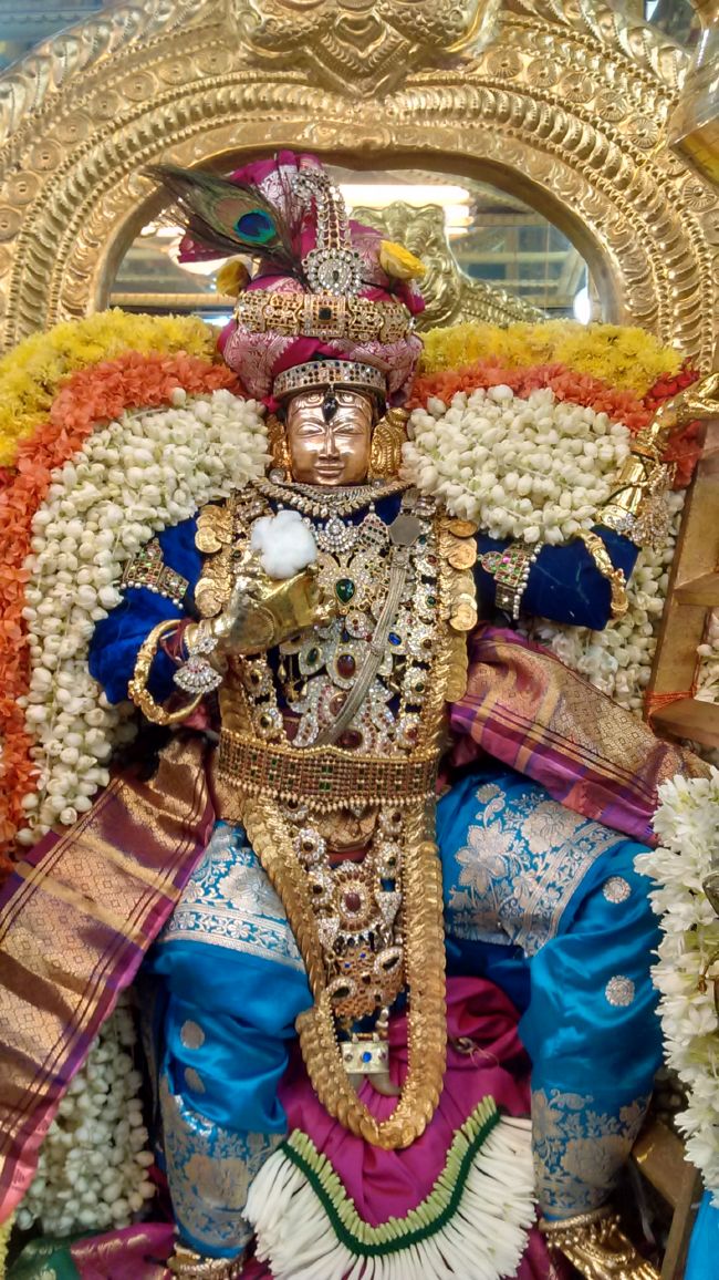 Thiruvelukkai Sri Azhagiya Singaperumal Temple Navarathri UTsvam day 11- 2015-30.jpg