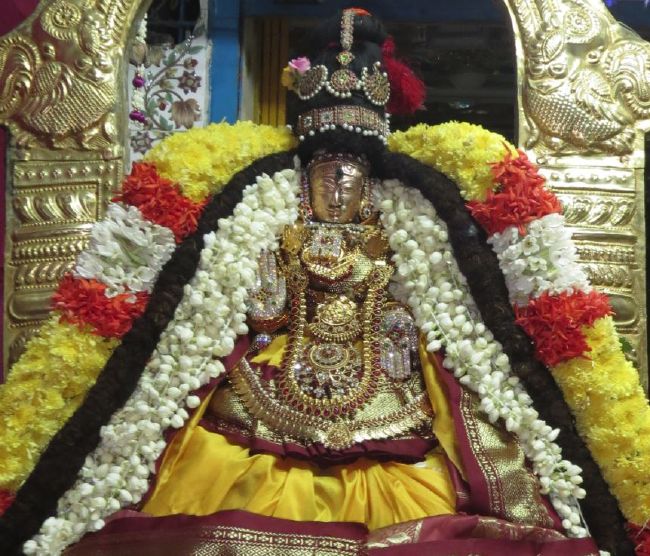 Thiruvelukkai Sri Azhagiyasingaperumal Temple Navarathri Utsavam day 8- 2015-02.jpg