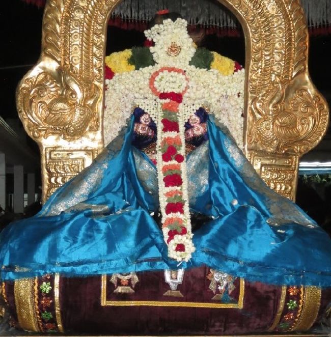 Thiruvelukkai Sri Azhagiyasingaperumal Temple Navarathri Utsavam day 8- 2015-05.jpg