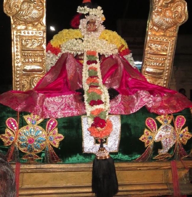 Thiruvelukkai Sri Azhagiyasingaperumal Temple Navarathri Utsavam day 8- 2015-06.jpg