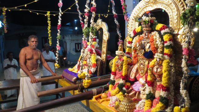 Thiruvelukkai Sri Azhagiyasingaperumal Temple Navarathri Utsavam day 8- 2015-17.jpg