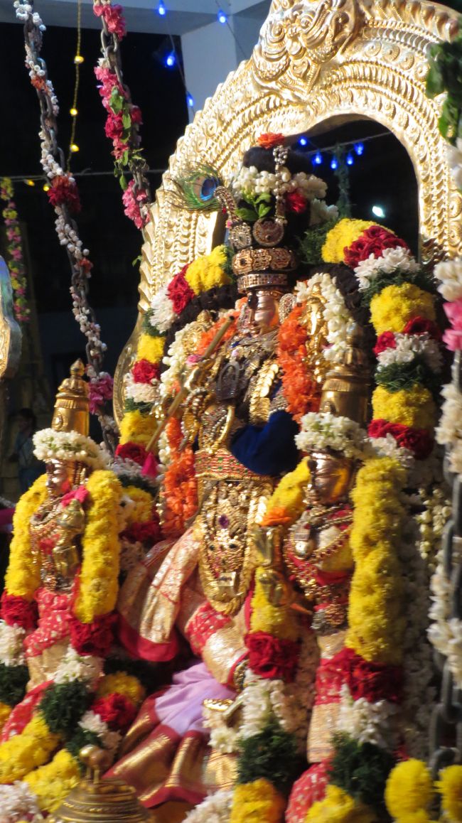 Thiruvelukkai Sri Azhagiyasingaperumal Temple Navarathri Utsavam day 8- 2015-18.jpg
