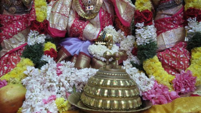 Thiruvelukkai Sri Azhagiyasingaperumal Temple Navarathri Utsavam day 8- 2015-31.jpg