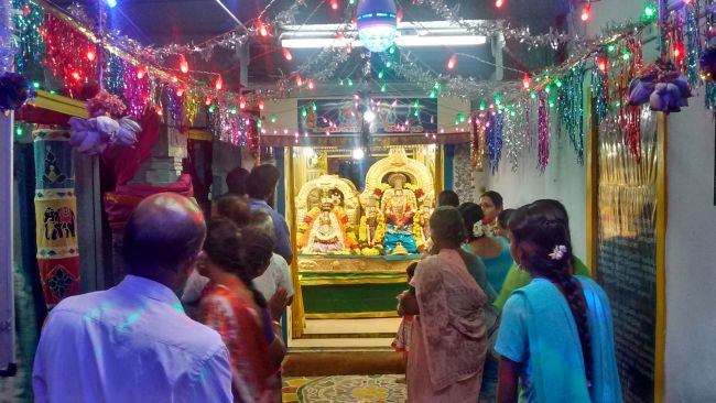 Thiruvelukkai Sri Azhagiyasingaperumal kovil navarathri utsavam day 7- 2015-24.jpg