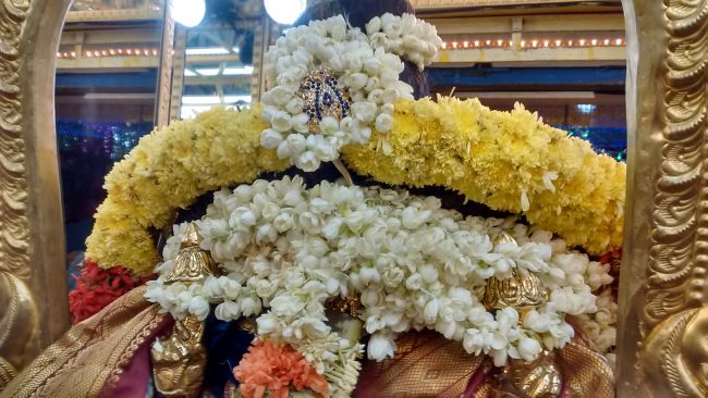 Thiruvelukkai Sri azhagiyasinga perumal kovil navarathri utsavam day 11- 2015-18.jpg