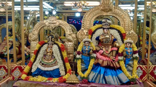 Thiruvelukkai Sri azhagiyasinga perumal kovil navarathri utsavam day 11- 2015-21.jpg