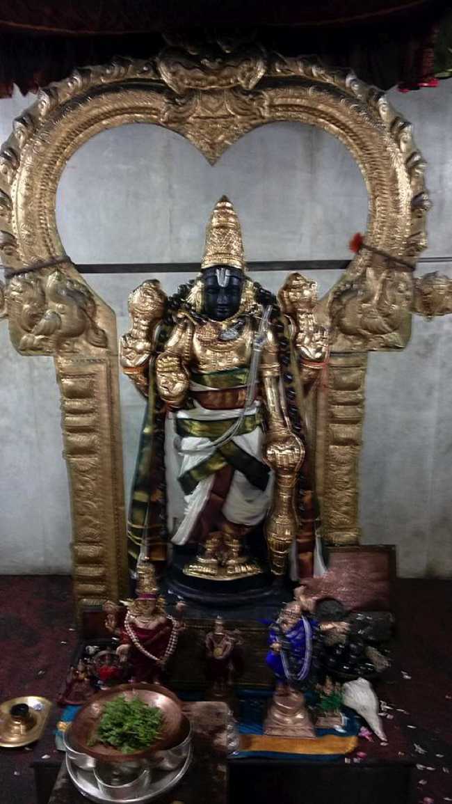 Injimedu-Sri-Varadaraja-Perumal_00