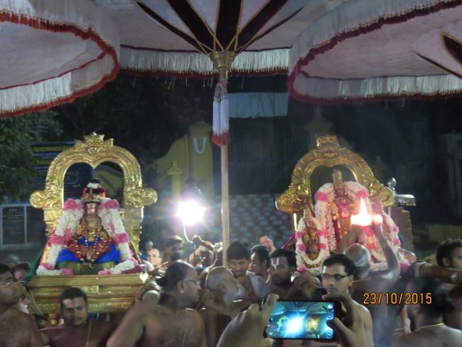Kanchi Perumal Kovil Peyazhwar Avathara utsavam Satrumurai 2015-07.jpg