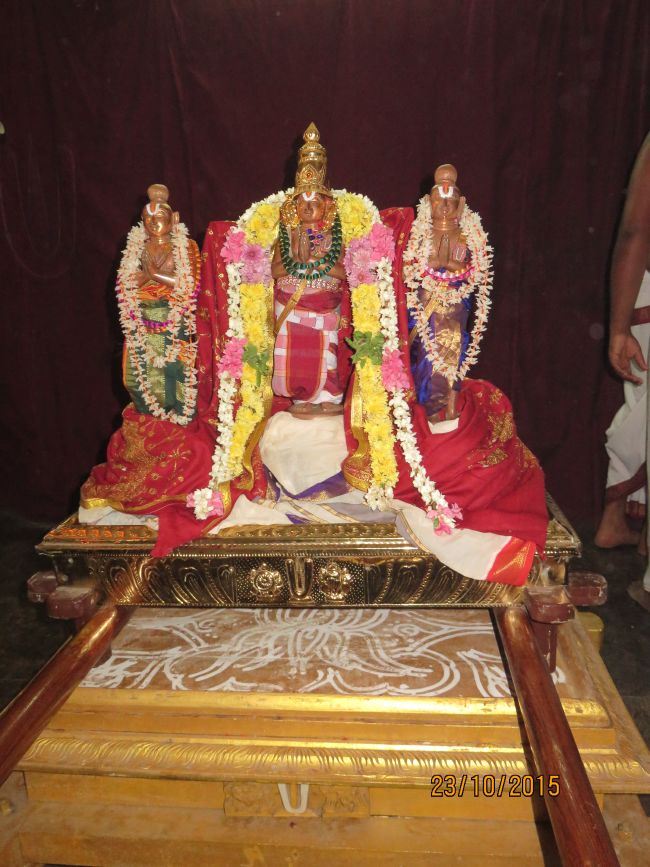Kanchi Perumal Kovil Peyazhwar Avathara utsavam Satrumurai 2015-18.jpg