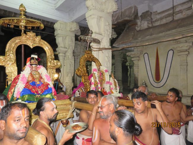 Kanchi Perumal Kovil Peyazhwar Avathara utsavam Satrumurai 2015-36.jpg