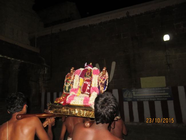 Kanchi Perumal Kovil Peyazhwar Avathara utsavam Satrumurai 2015-38.jpg