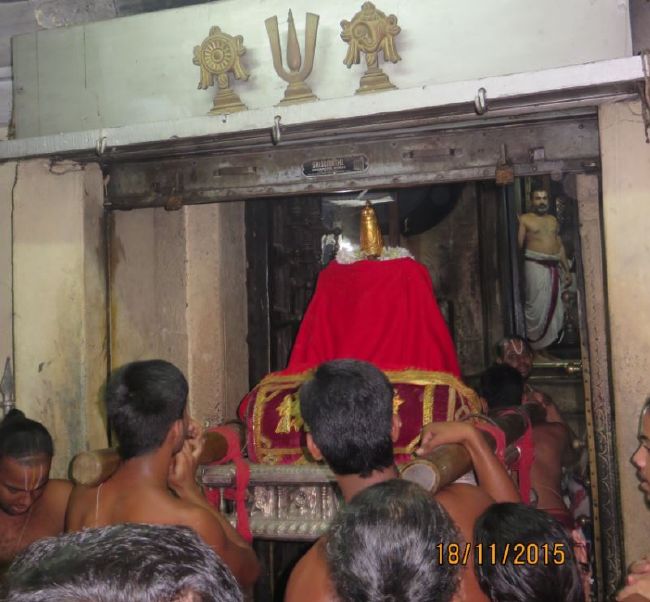 kanchi Sri Devaperumal sannadhi  Karthikai Sravanam purappadu 2015-37.jpg