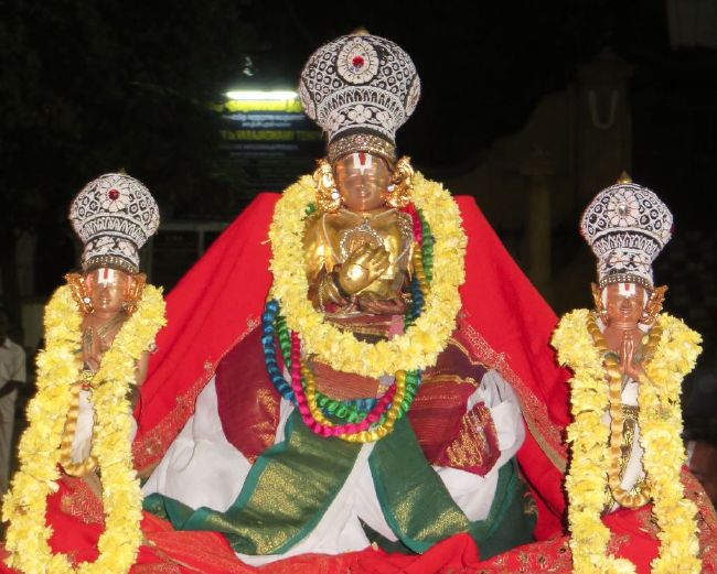Kanchi Sri Devarajaswami temple Irappathu Utsavam  2015-17.jpg