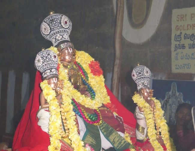 Kanchi Sri Devarajaswami temple Irappathu Utsavam  2015-35.jpg