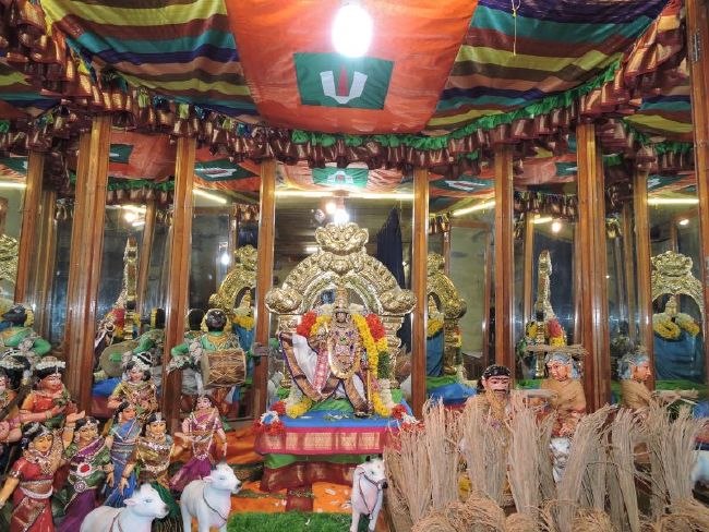 Srirangam Kannadi arai andal sannadhi dhanur maasam day 3- 2015-21.jpg