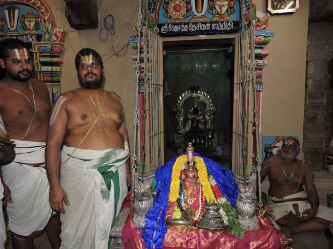 Srirangam-Ul-Desikan-Sannidhi02