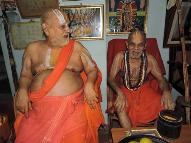 srimath poundrikapuram swamigaludan srimath andavan swamigal 22nd nov 15 (46)