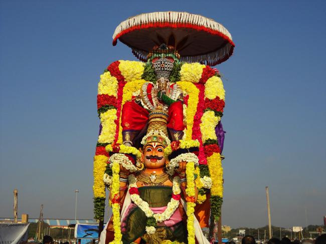 Thiruvallikeni-Masi-Magam-Theerthavari_04