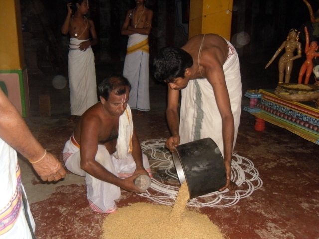 Thirukknannamangai_Sri_Bhakthavatsala_Perumal_Day7_31