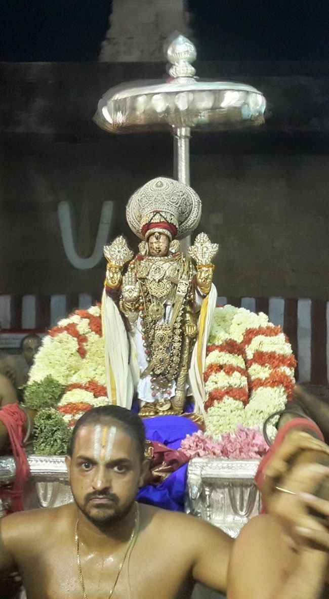 Kanchi-Sri-Varadaraja-Perumal3