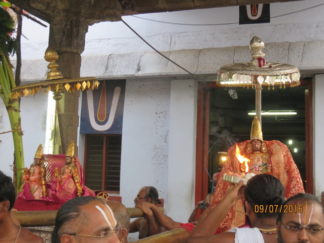 Kanchi_Varadaraja_Perumal_Temple_Kodai_Utsavam_Day4_10