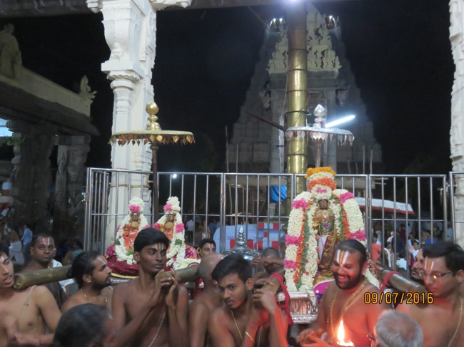 Kanchi_Varadaraja_Perumal_Temple_Kodai_Utsavam_Day4_24