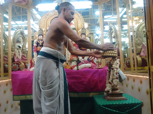Thiruvelukkai_Sri_Azhagiyasinga_Perumal_Temple_Periyazhwar_Sattumarai_13
