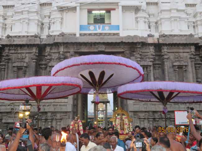 Kanchi_Sri_Varadaraja_Perumal_Temple_Thiruvaadipooram_Thirukkalyanam_15