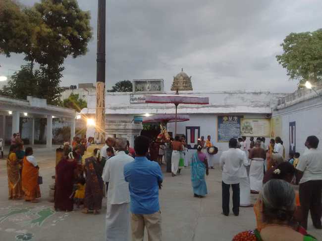 Thiruvelukkai_Sri_Azhagiyasingaperumal_Temple_05