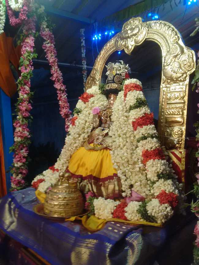Thiruvelukkai_Sri_Azhagiyasingaperumal_Temple_10