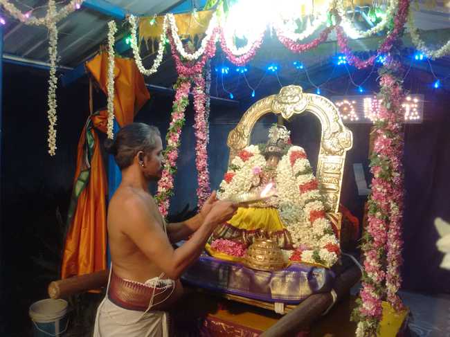 Thiruvelukkai_Sri_Azhagiyasingaperumal_Temple_12