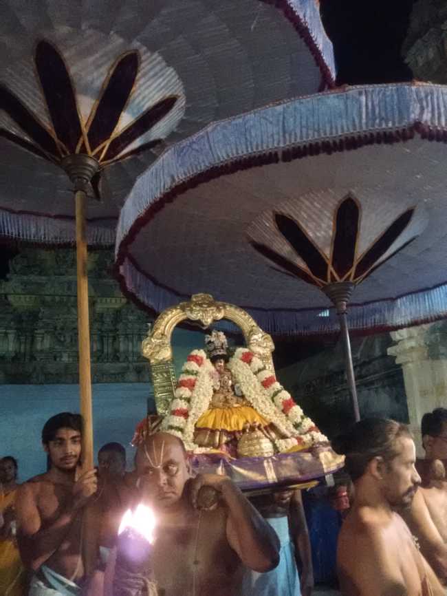 Thiruvelukkai_Sri_Azhagiyasingaperumal_Temple_18