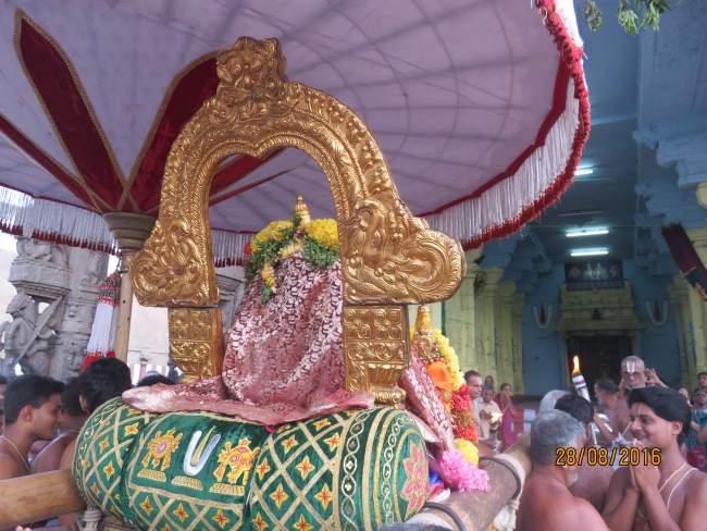 kanchi-devaperumal-avani-ekadesi-purappadu-2016006