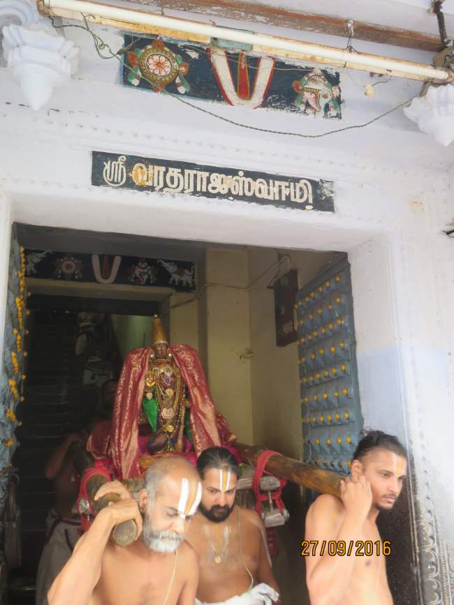 kanchi-sri-devarajaswami-temple-purattasi-krishna-ekadasi-purappadu-2016001