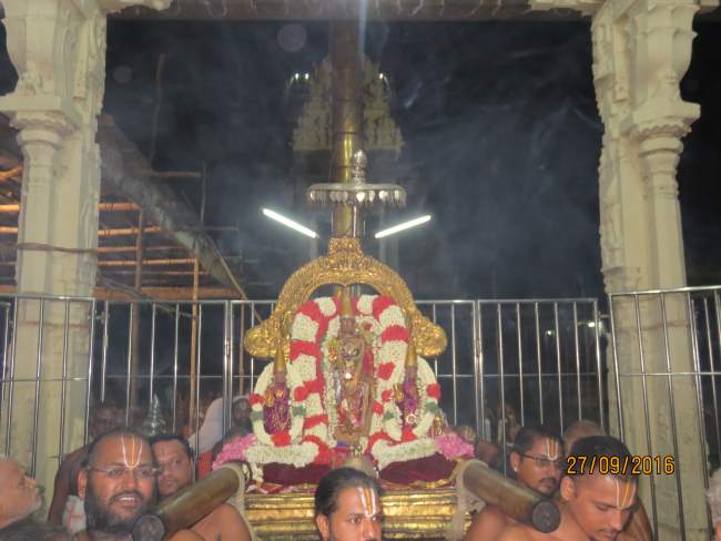 kanchi-sri-devarajaswami-temple-purattasi-krishna-ekadasi-purappadu-2016025