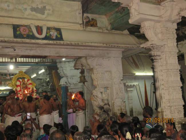 kanchi-sri-devarajaswami-temple-purattasi-krishna-ekadasi-purappadu-2016030